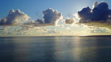 空中无人机纹理放松岛海滩野生动物蓝色的海洋白色桑迪背景